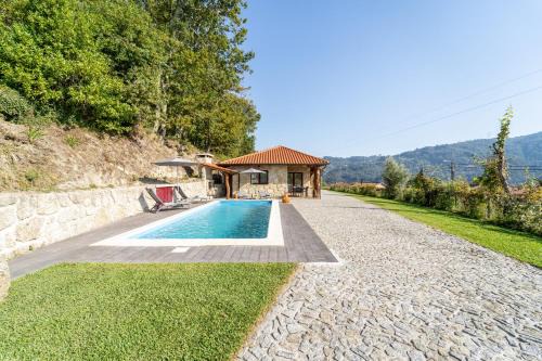 Terras de Bouro House | Assento do Cávado by House and People