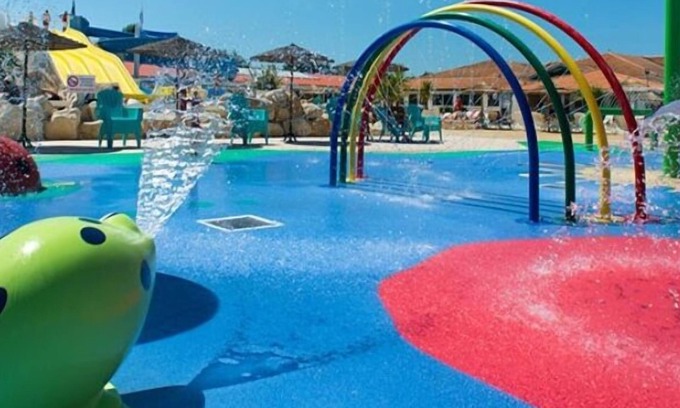 Les Mathes House | Association of 2 mobils homes - 5 to 8 bedrooms - 10 to 16 people