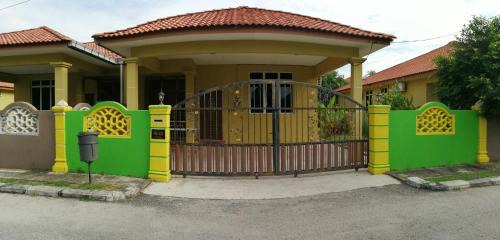 Kampung Sura Apartment | AsSyifa Homestay Dungun