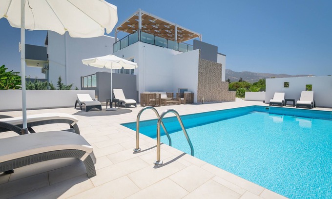 Zipari Villa | Asteria Pearl Villa 2 with Rooftop Jacuzzi
