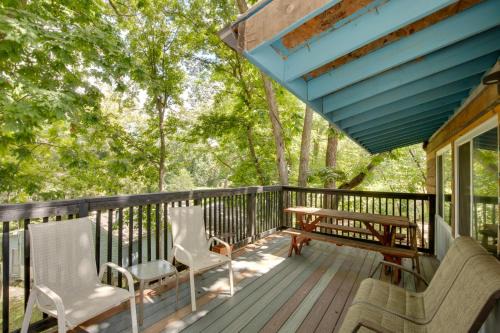 Lake Lafayette Apartment | Aston Harbor Cabin, Walk to Lake Lafayette