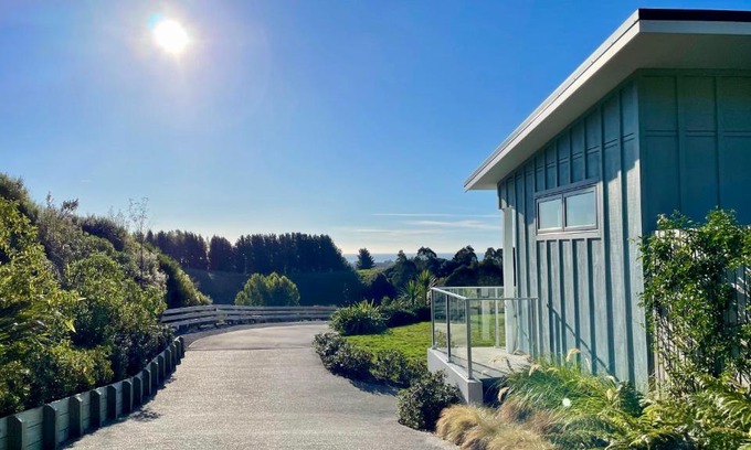 Kapiti Coast Bed & Breakfast | Aston Road Villa Bed & Breakfast