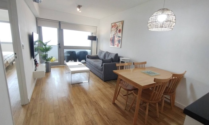 Nunez Apartment | Astor Views - Modern 1BR apartment in Nunez