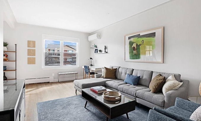 Queens Apartment | Astoria Place by Rove Travel | Renovated Apartment