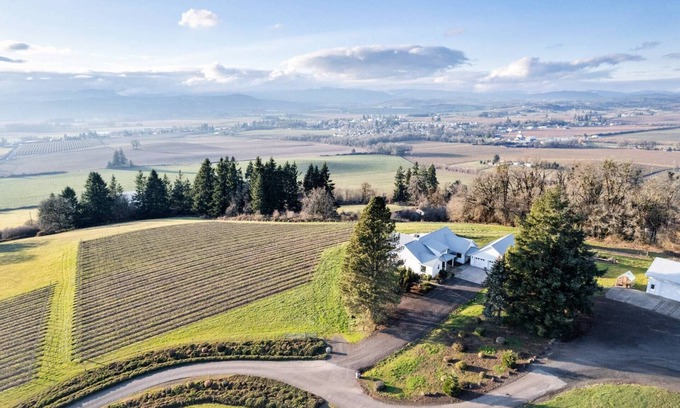 Yamhill House | Astounding Panoramic Vineyard and Valley Views, 3 Bedrooms w/En-Suite Baths, Bocce Ball, Fire-Pit