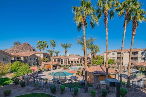 Tempe Apartment | Asu Getaway - Family Fun- King Beds- Self Check-In- Pool 2041