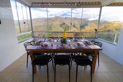 Ouro Preto House | Até 8 Hóspedes, Piscina Aquecida , Salão de Jogos Premium e Brinquedoteca