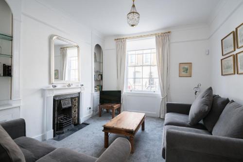 Belgravia Apartment | At Home in Chelsea
