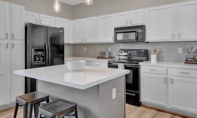 Villages At Queen Creek House | At Home in Queen Creek w/ 3 bd+ W/Free Heated Pool