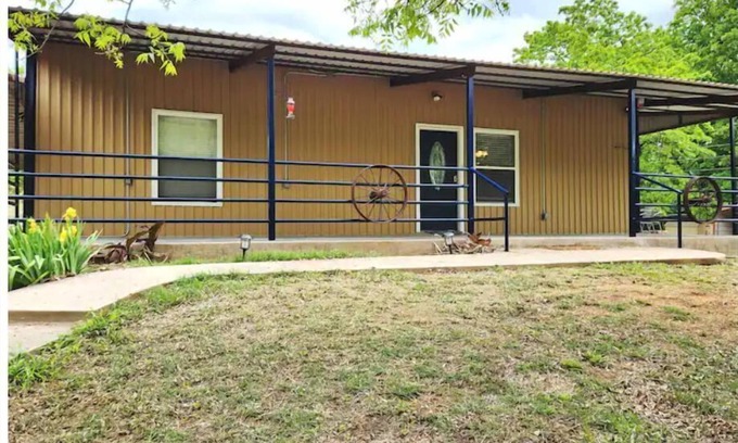 Sulphur House | At Lake of the Arbuckles