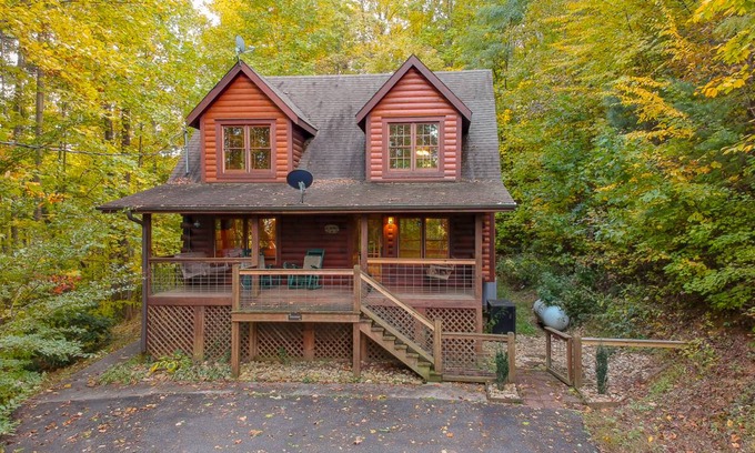 Gatlinburg - Pigeon Forge House | At Last: Shagbark Cabin with Hot Tub, Arcade Games, and More!