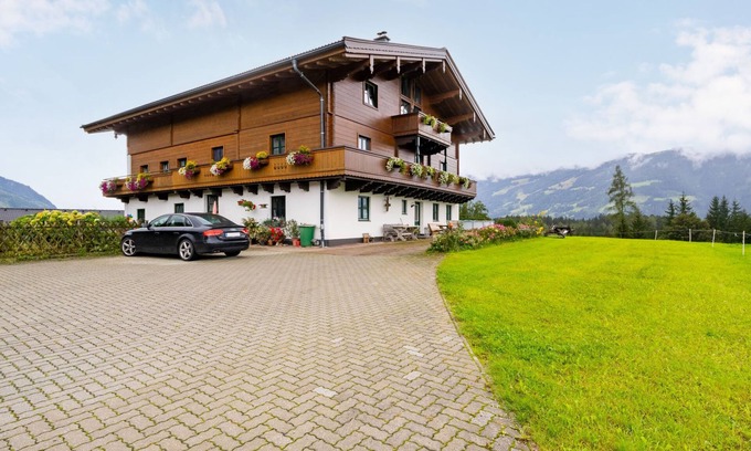 Saalfelden am Steinernen Meer Apartment | Kitzsteinhorn by Interhome