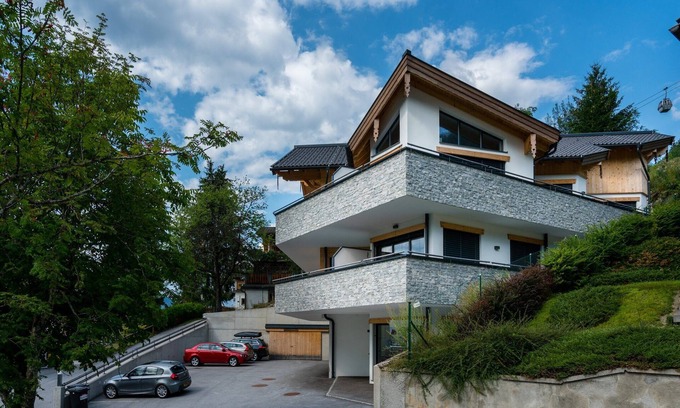 Alpendorf Ski Chalet | Chalet in Alpendorf near Ski Slopes