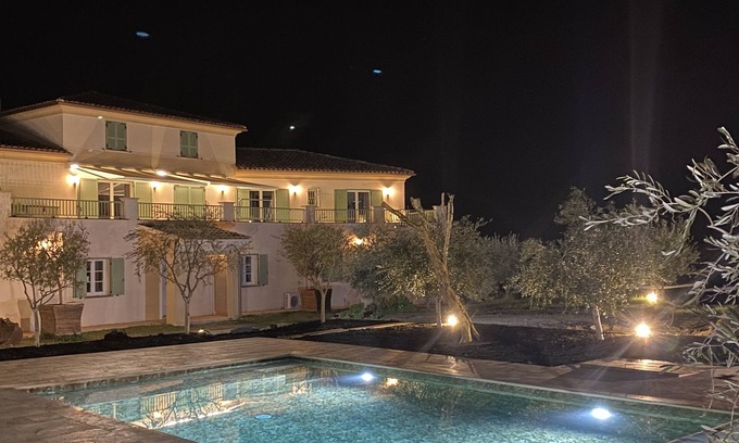 Oletta Apartment | AT THE BEEKEEPER learn about beekeeping in an idyllic setting