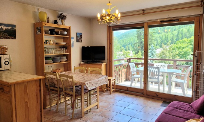 Saint-Chaffrey Apartment | AT THE FEET OF THE SKI SLOPES- FLAT 4 PEOPLE