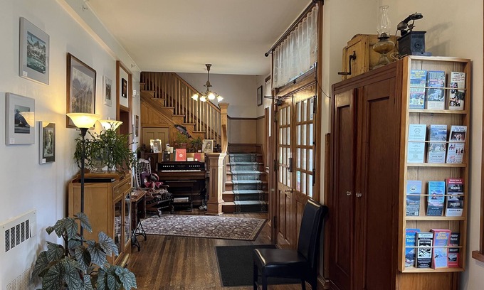 Downtown Skagway House | At the White House