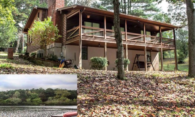 Murphy Cabin | "At Waters Edge" 3 bedroom cabin directly on the lake with dock.