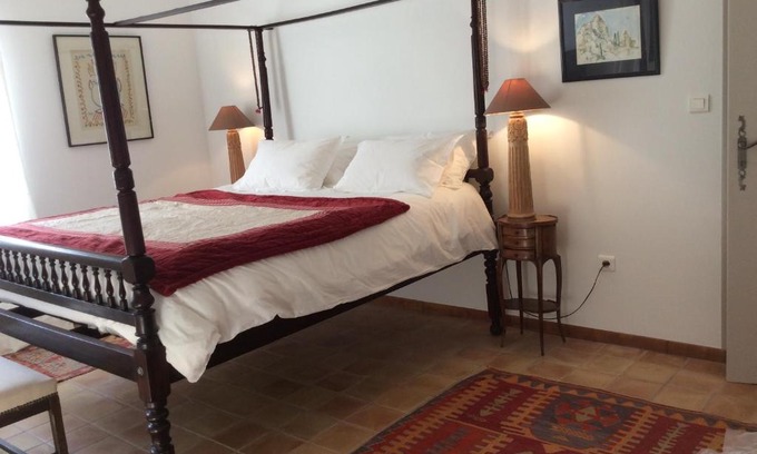 Moustiers-Sainte-Marie Bed & Breakfast | Atelier Soleil