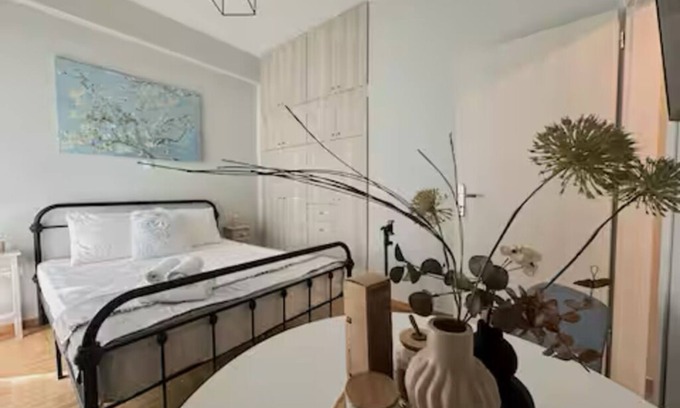 Ampelokipoi Apartment | Athenian Cosy Getaway