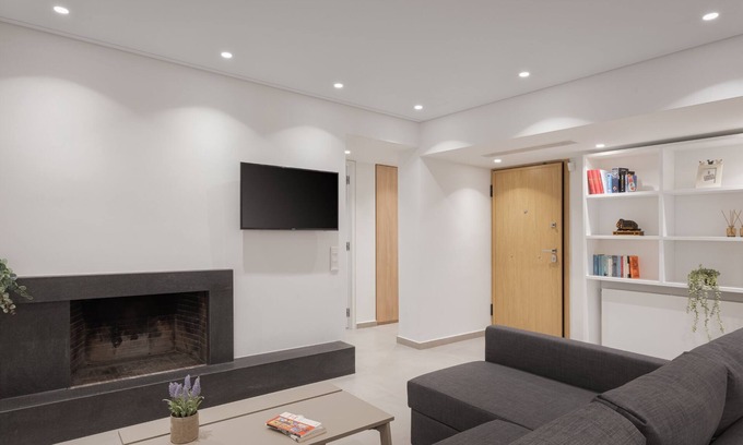 Voula Apartment | Athenian Riviera Secluded Apartment