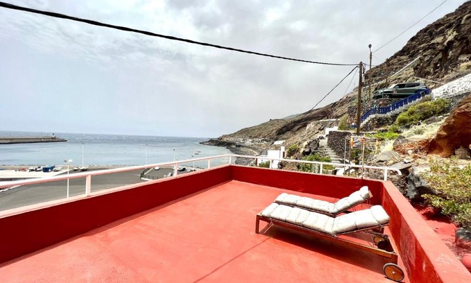 Puerto de la Estaca Apartment | Atico de 2 dormitorios con vista al Mar, a 100 m de playa
