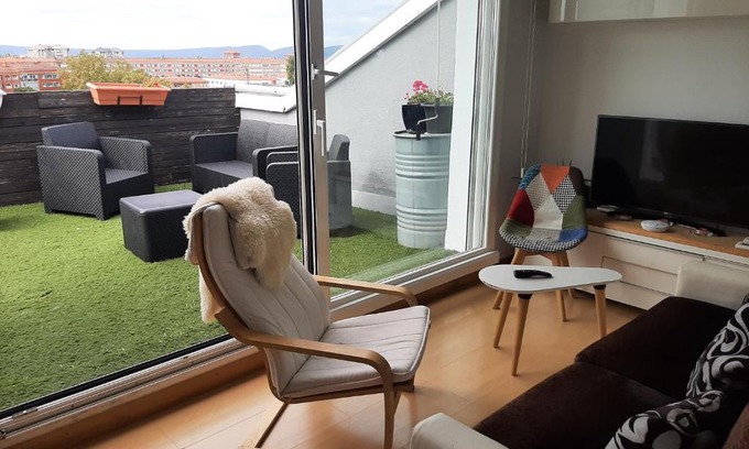 Arriaga-Lakua Apartment | Atico en el centro de Vitoria Parking gratis