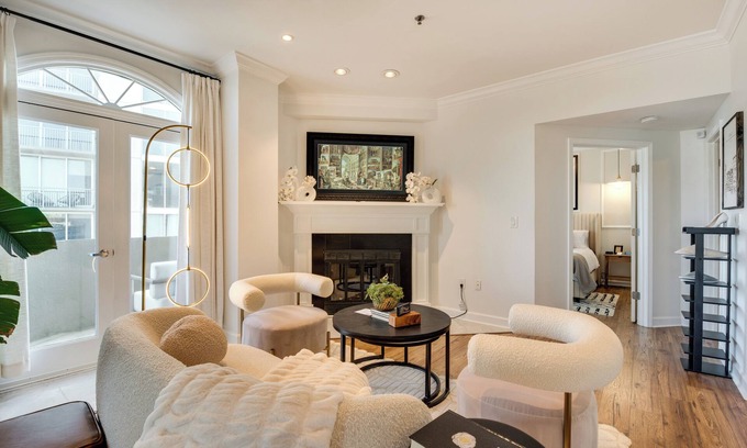 Colonial Homes Condo | Atlanta Rental w/Balcony: Near Buckhead!