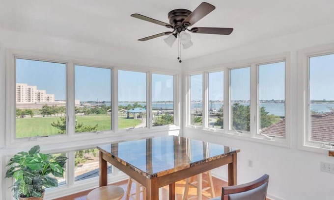 Leeds Point House | Atlantic City ☆Waterfront Park☆ Amazing 360 views