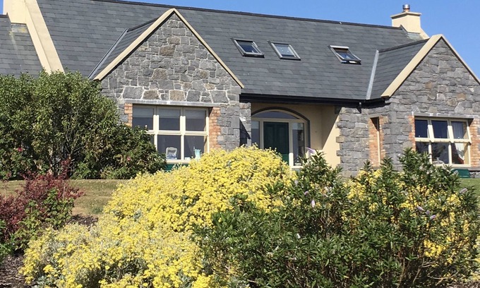 Lisdoonvarna Apartment | Atlantic Garden Lodge & Art Studio one bedroom apartment in tranquil location.