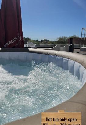 Mira Bed & Breakfast | Atlantic Spot Guest House