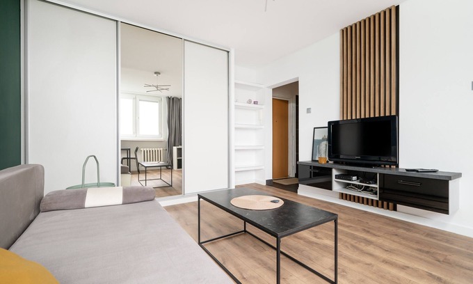 Lodz Apartment | Atlas Arena Green Studio