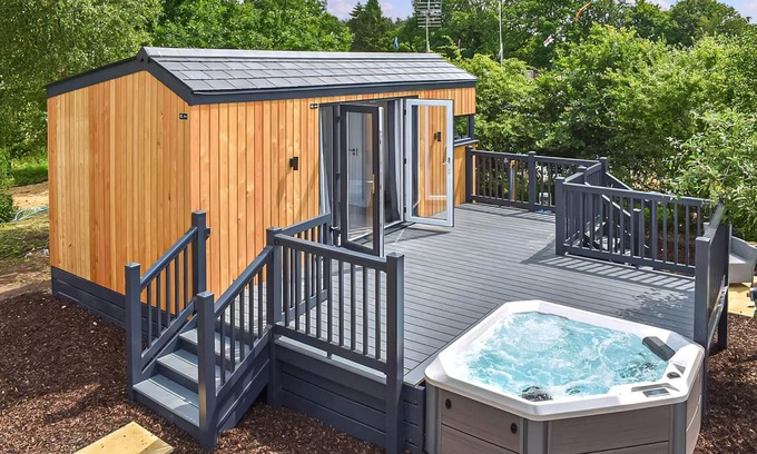 Holton Le Clay Ski Chalet | Atlas Lilac Lodge VIP