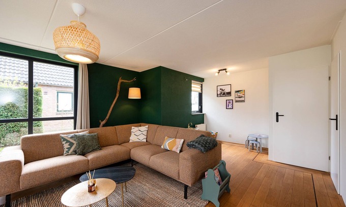 Ewijk House | Atmospheric holiday home with large garden near Nijmegen