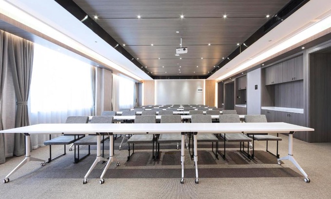 Huashan District Hotel | Atour Hotel Ma anshan East Station