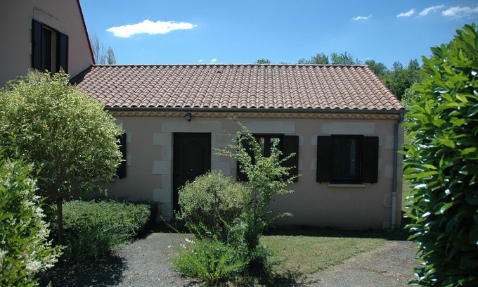 Castelnaud-la-Chapelle House | Attached house with garden for 2 people and a baby in a small-scale park