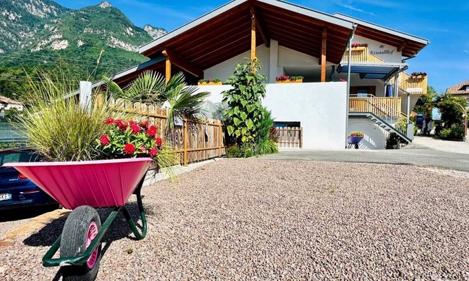Castelvecchio Alto Apartment | Attic Apartment "Kristallhof Bergblick" with Mountain View, Garden & Terrace
