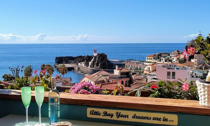 Camara de Lobos Apartment | ATTIC BAY WOLF CHAMBER