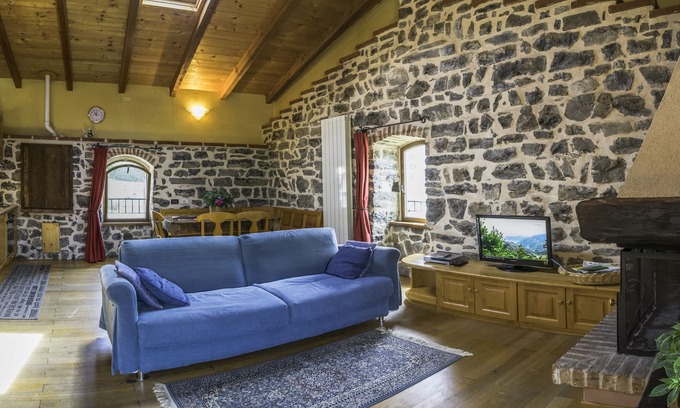 Zorzino Apartment | Attic lake view in the castle, apartment Cielo