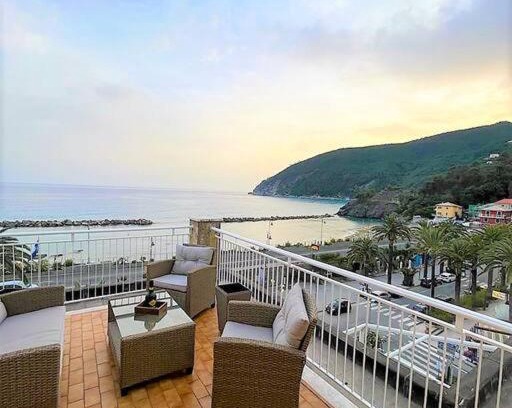 Moneglia Apartment | Attico tra cielo e mare