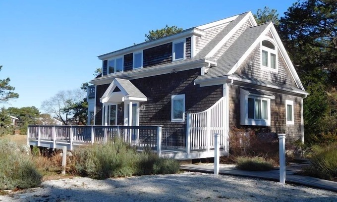 Indian Neck Heights House | Attractive 3BR Cape Home Close to Indian Neck Beach (1430)
