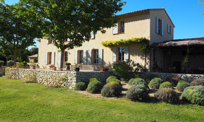 La Motte-dʼAigues Other | Attractive family home in the heart of Luberon for 10 people
