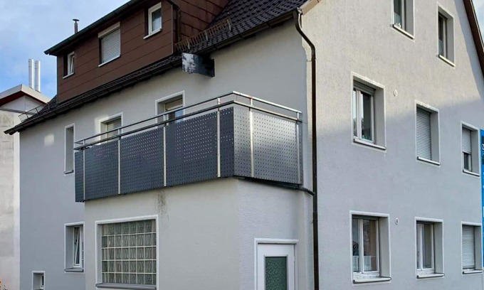 Lonsee Apartment | Attractive fitter and company accommodation in a central location - 12a, Oberkochen