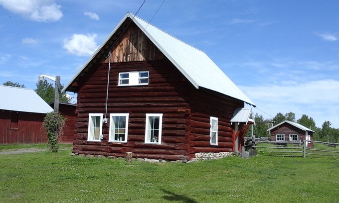 Lone Butte Bed & Breakfast | Attwood Creek Ranch