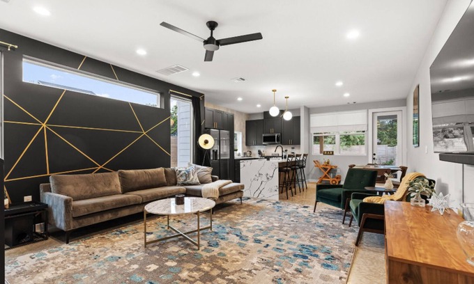 St. John - Coronado Hills Condo | ATX Luxury Retreat - Sleeps 6, Updated, NEW!