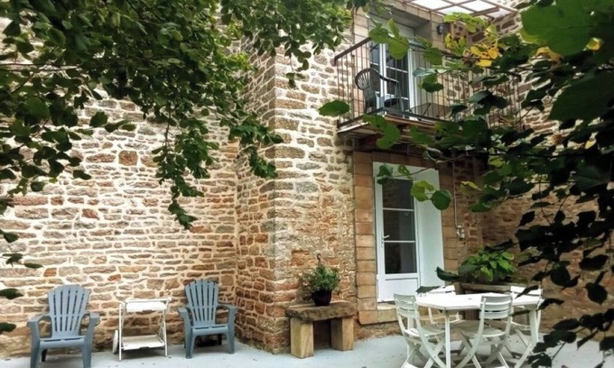 Prisse House | Atypical cottage by the stream - South Burgundy