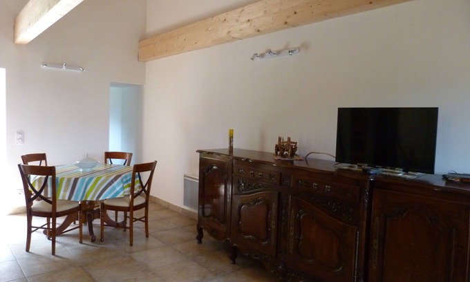 Levie Apartment | Atypical "Aurèle" studio in the center of the village of Lévie