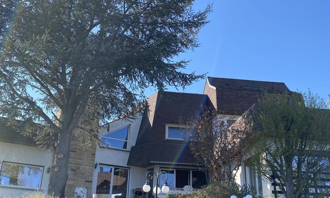 Chateaugay House | Atypical house with panoramic view and swimming pool.