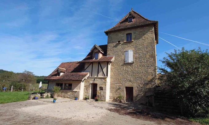 Villeneuve d'Aveyron House | Atypique Maison de Charme