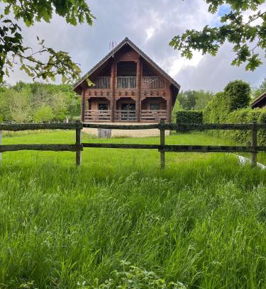 Montigny-en-Morvan Ski Chalet | Au bord du lac III