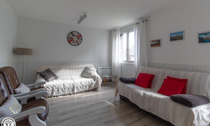 Besse-en-Chandesse House | Au Cœur de la Cité Médiévale de Besse